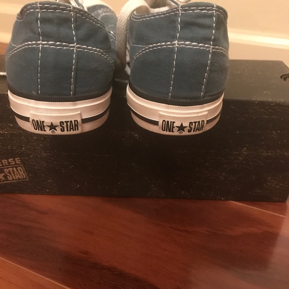 ⭐️Boys/Women's Converse EUC 5.5  blue in box - Picture 4 of 6